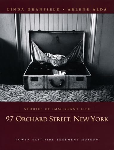 Beispielbild fr 97 Orchard Street, New York: Stories of Immigrant Life zum Verkauf von Chaparral Books