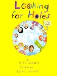 Imagen de archivo de Looking for Holes a la venta por Better World Books