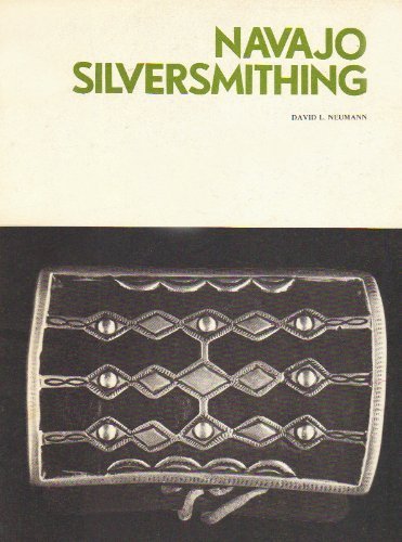 Beispielbild fr Navajo Silversmithing zum Verkauf von Wonder Book