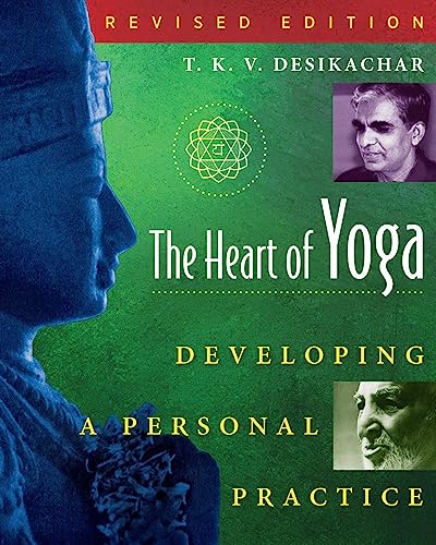 Beispielbild für The Heart of Yoga : Developing a Personal Practice zum Verkauf von Better World Books