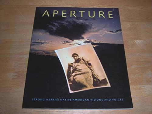 Beispielbild fr Strong Hearts: Native American Visions and Voices: Aperture 139 zum Verkauf von ThriftBooks-Atlanta