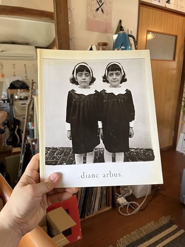 Beispielbild fr Diane Arbus: An Aperture Monograph zum Verkauf von ANARTIST