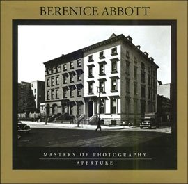 Imagen de archivo de Berenice Abbott: Masters of Photography Series a la venta por ThriftBooks-Atlanta