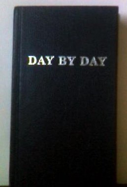 Imagen de archivo de Day by Day a la venta por ThriftBooks-Dallas