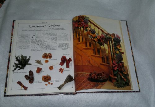 Beispielbild fr Dried Flowers for All Seasons : A Complete Guide to Selecting, Drying and Arranging Flowers Throughout the Year zum Verkauf von Better World Books: West