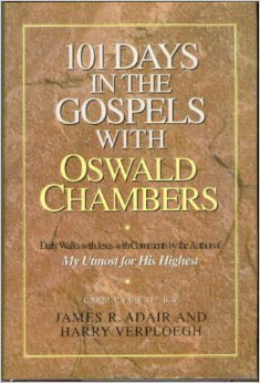 Beispielbild fr 101 Days in the Gospels With Oswald Chambers: Including Selections from the Gospels Interwoven in the Words of the New International Version by zum Verkauf von Once Upon A Time Books