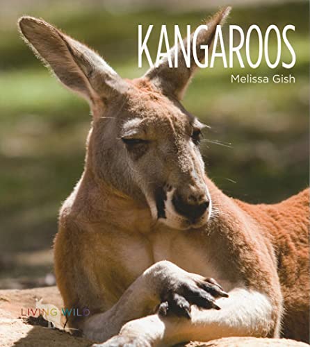 9780898125535: Living Wild: Kangaroos