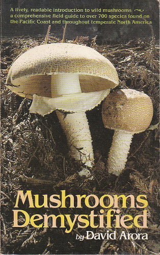 Imagen de archivo de Mushrooms Demystified a la venta por Booksavers of Virginia