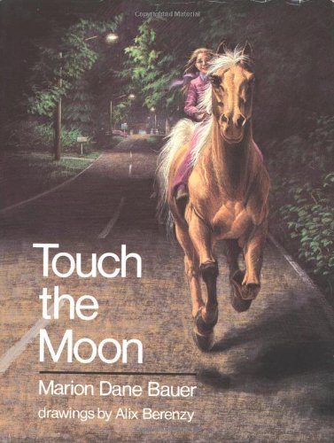 Beispielbild fr Touch the Moon zum Verkauf von Better World Books