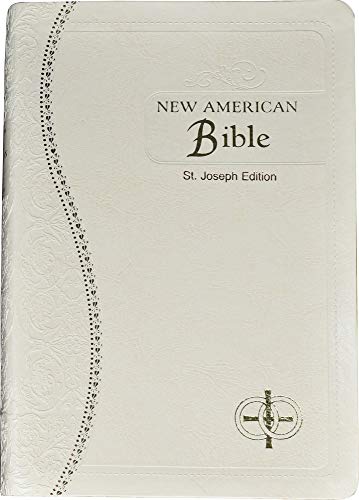 Beispielbild fr Saint Joseph Medium Bible-NABRE zum Verkauf von Wonder Book