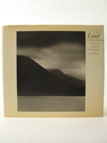 9780900406713: The Land: Twentieth Century Landscape Photographs