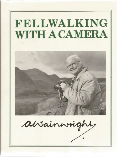 Imagen de archivo de Fell Walking with a Camera a la venta por WorldofBooks