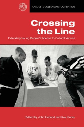 9780903319911: Crossing the Line: Extending Young People's Access to Cultural Venues