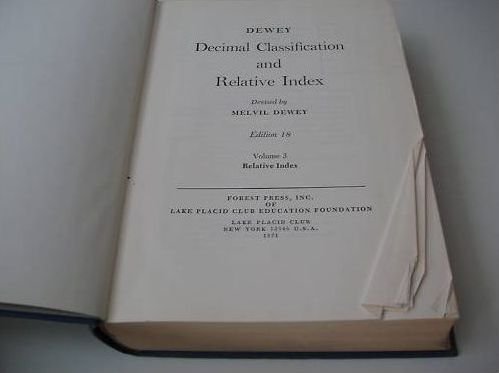 Dewey decimal classification and relative index (9780910608107) by Melvil Dewey