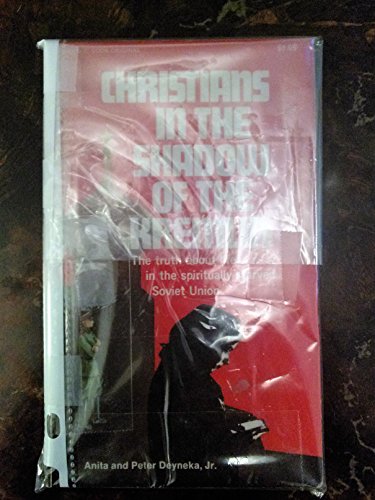 Beispielbild fr Christians in the Shadow of the Kremlin: Passport to Russia zum Verkauf von Wonder Book