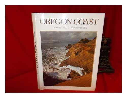 9780912856063: Oregon Coast. Photography by Ray Atkeson. Text by Archie Satterfield