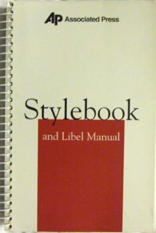 Beispielbild fr Associated Press Stylebook: And Libel Manual zum Verkauf von RiLaoghaire