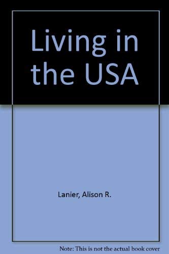9780933662698: Living in the USA