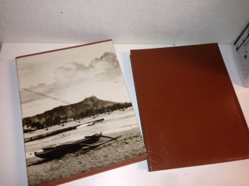 Imagen de archivo de Hawaiian Yesterdays: Historical Photographs a la venta por Sequitur Books