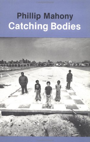 Imagen de archivo de Catching Bodies a la venta por Black and Read Books, Music & Games