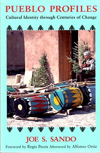 Beispielbild fr Pueblo Profiles: Cultural Identity Through Centuries of Change zum Verkauf von Big River Books