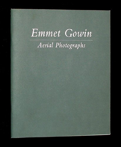 9780943012247: Emmet Gowin: Aerial photographs