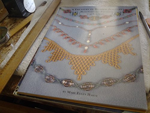 Beispielbild fr A Treasury of Beaded Jewelry : Bead Stringing Patterns for All Ages zum Verkauf von Better World Books