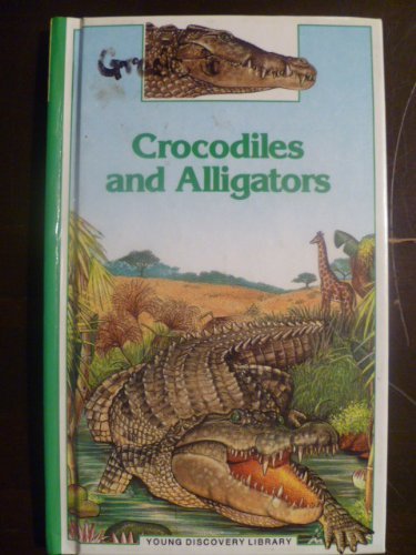 Imagen de archivo de Crocodiles and Alligators (Series) (English and French Edition) a la venta por Wonder Book