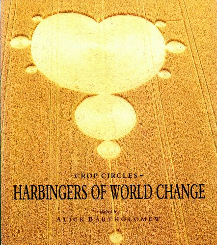 Imagen de archivo de Crop Circles: Harbingers of World Change a la venta por Half Price Books Inc.