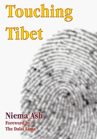 Beispielbild fr Touching Tibet zum Verkauf von Reuseabook