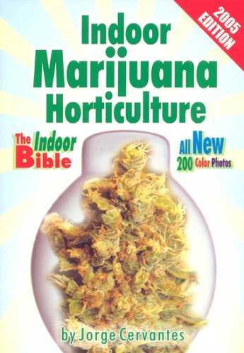 Imagen de archivo de Indoor Marijuana Horticulture: The Indoor Growers Bible: 2003 Edition a la venta por AwesomeBooks