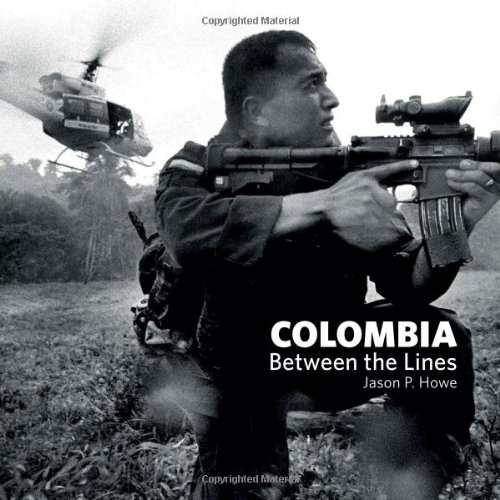 Imagen de archivo de Colombia: Between the Lines a la venta por Goldstone Books