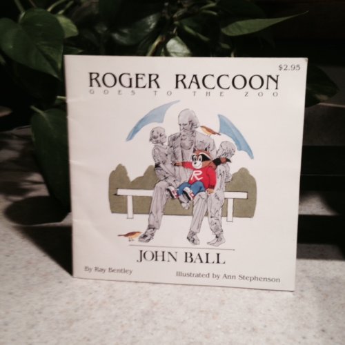 Imagen de archivo de Roger Raccoon Goes to the Zoo, John Ball a la venta por Book Nook