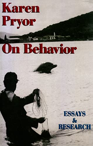 Imagen de archivo de Karen Pryor on Behavior: Essays & Research a la venta por ThriftBooks-Atlanta