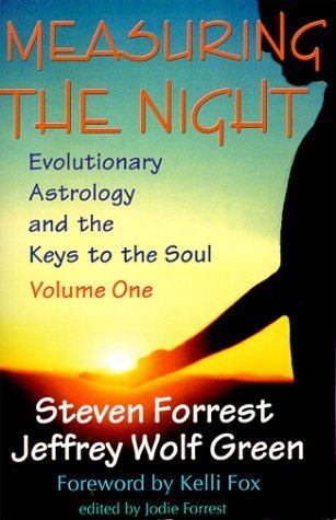 Imagen de archivo de Measuring the Night: Evolutionary Astrology and the Keys to the Soul, Volume One a la venta por HPB-Diamond