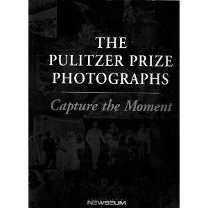 Beispielbild fr The Pulitzer Prize Photographs zum Verkauf von Half Price Books Inc.