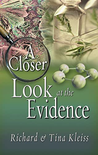 Imagen de archivo de A Closer Look At The Evidence a la venta por SecondSale