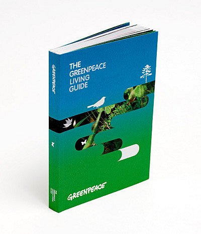Stock image for The Greenpeace Green Living Guide for sale by medimops