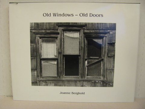 Beispielbild fr Old Windows - Old Doors zum Verkauf von Sandi's Bookshelf