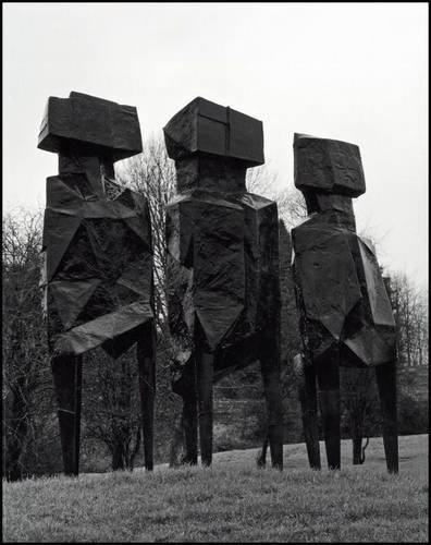 Beispielbild fr Lynn Chadwick the Sculptures at Lypiatt Park zum Verkauf von NUDEL BOOKS