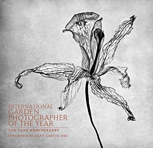 Beispielbild fr International Garden Photographer of the Year - Ten Year Anniversary (IGPOTY 10) zum Verkauf von Holt Art Books