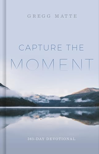 Imagen de archivo de Capture the Moment: 365-Day Devotional a la venta por SecondSale