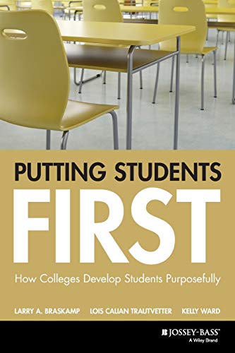 Imagen de archivo de Putting Students First a la venta por Blackwell's