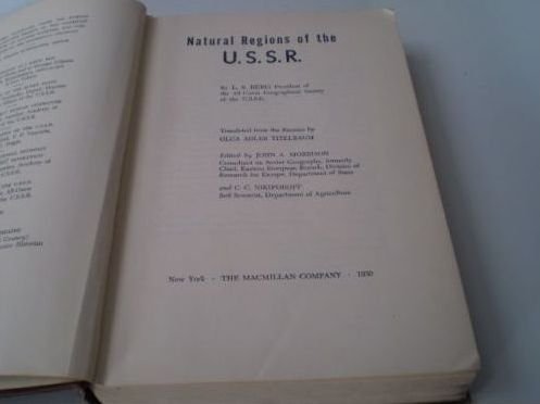 Imagen de archivo de Natural Regions of the U.S.S.R. a la venta por BookDepart