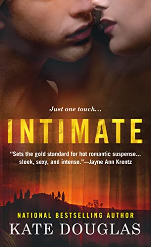9781250064769: Intimate (Intimate Relations)