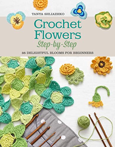 Stock image for Crochet Flowers Step-By-Step: 35 Delightful Blooms for Beginners (Paperback or Softback) for sale by BargainBookStores