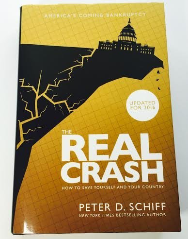Imagen de archivo de The Real Crash: America's Coming Bankruptcy How to Save Yourself and Your Country Updated For 2016 a la venta por ThriftBooks-Atlanta