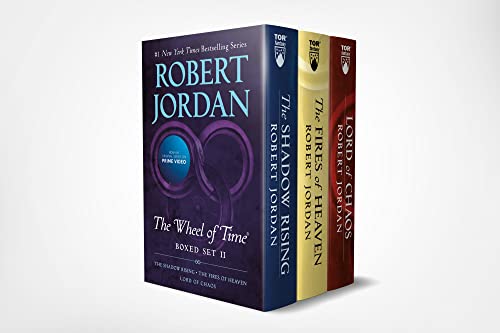 Beispielbild fr Wheel of Time Premium Boxed Set II: Books 4-6 (The Shadow Rising, The Fires of Heaven, Lord of Chaos) zum Verkauf von BooksRun