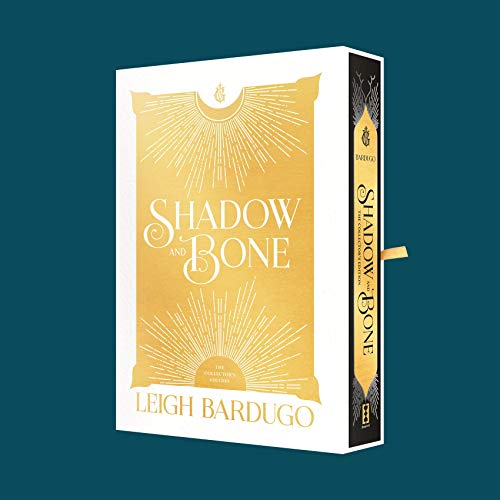 Beispielbild fr Shadow and Bone: The Collector's Edition (Shadow and Bone Trilogy) zum Verkauf von WorldofBooks