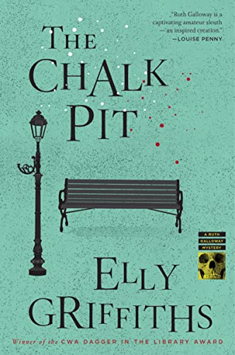 Beispielbild fr The Chalk Pit, 9 (Ruth Galloway Mysteries) zum Verkauf von WeBuyBooks